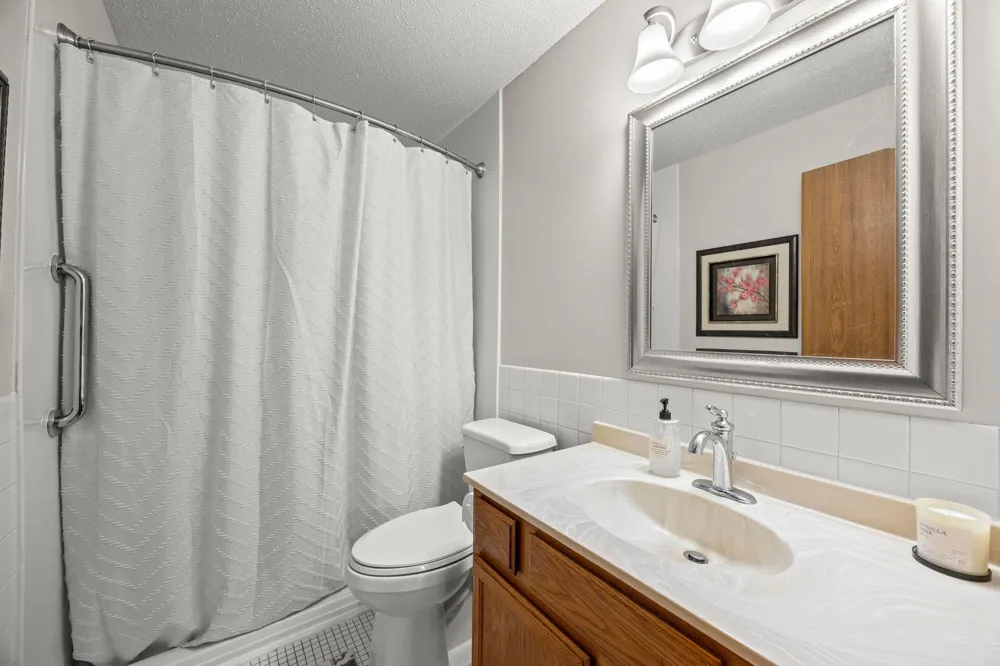 4 Pine Tree Drive #218 Arden Hills, MN 55112