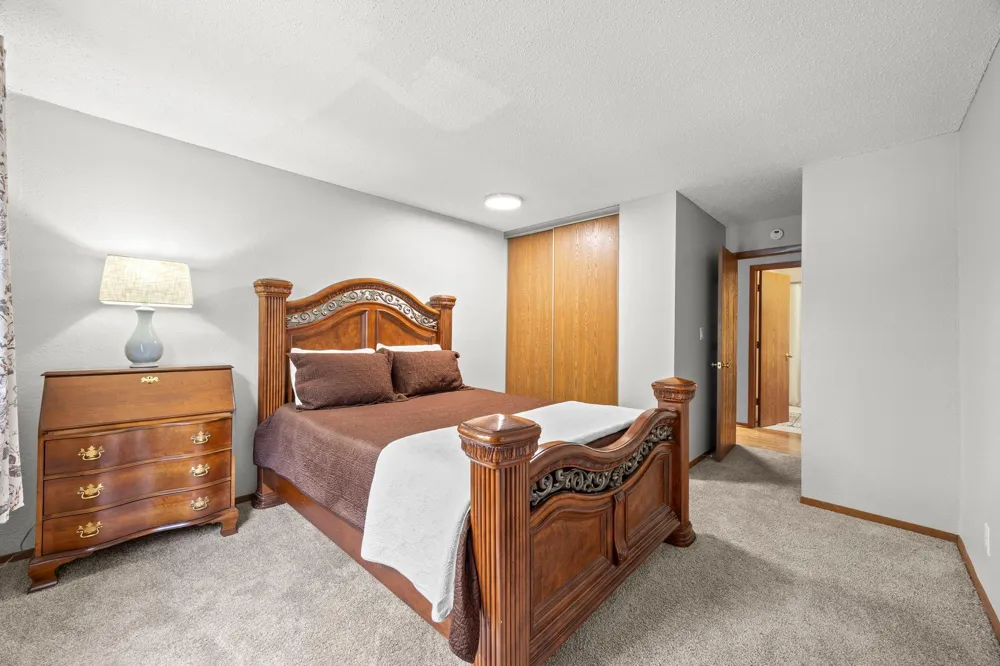 4 Pine Tree Drive #218 Arden Hills, MN 55112