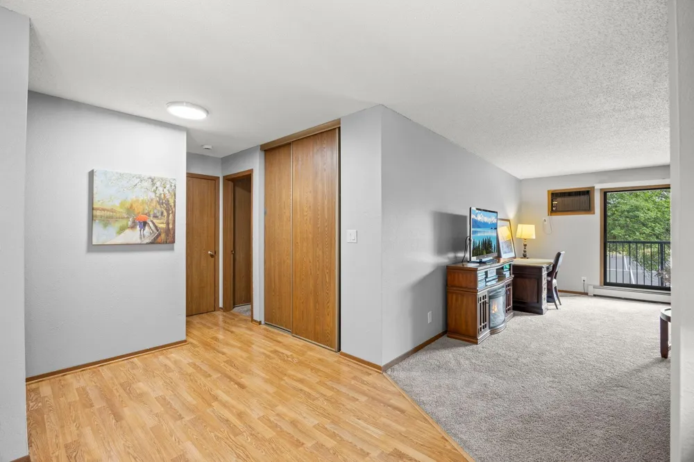 4 Pine Tree Drive #218 Arden Hills, MN 55112