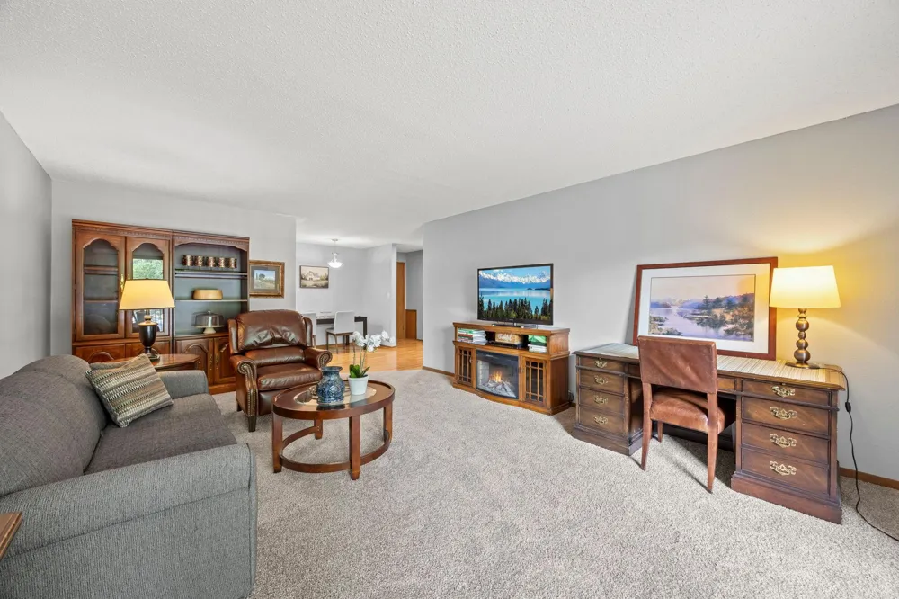 4 Pine Tree Drive #218 Arden Hills, MN 55112