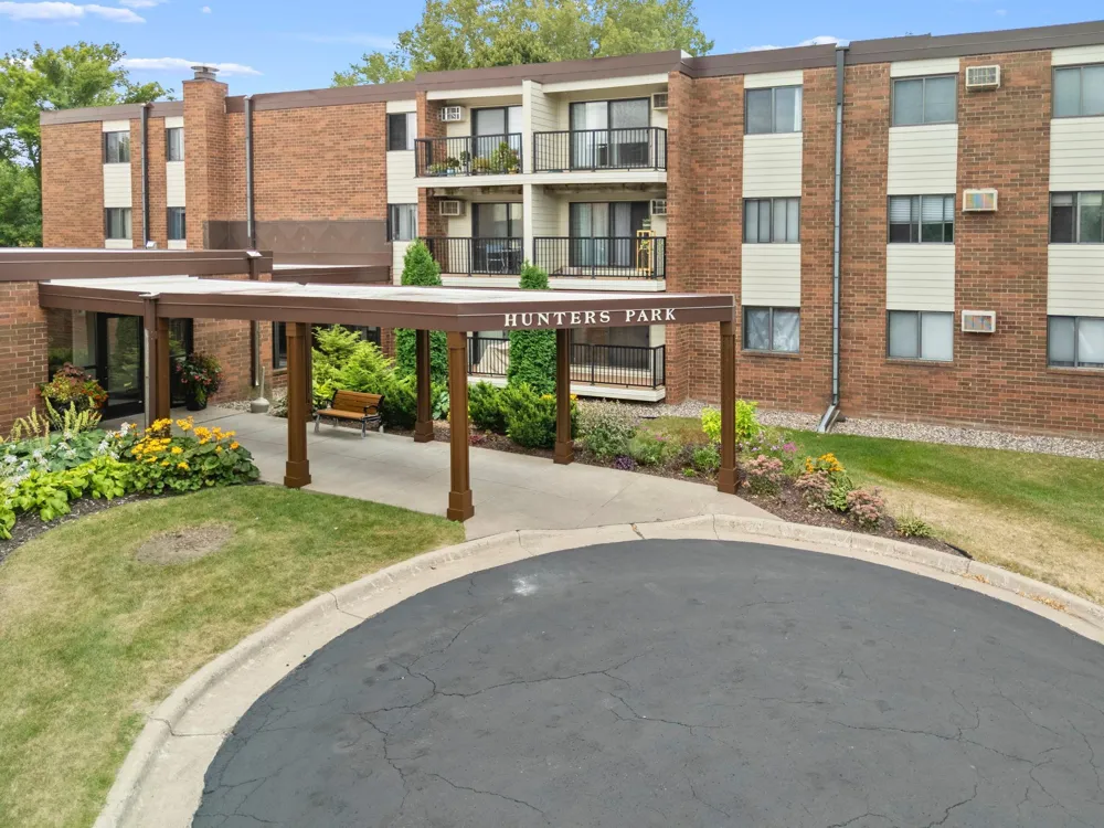 4 Pine Tree Drive #218 Arden Hills, MN 55112