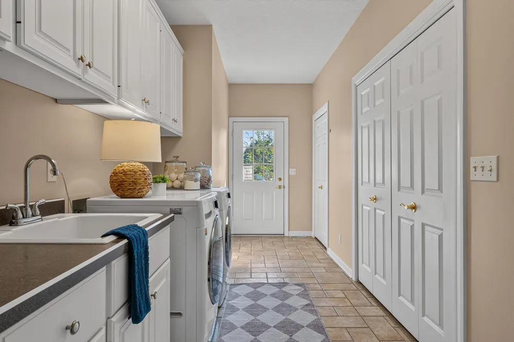 1932 Baihly Estates Lane SW Rochester, MN 55902