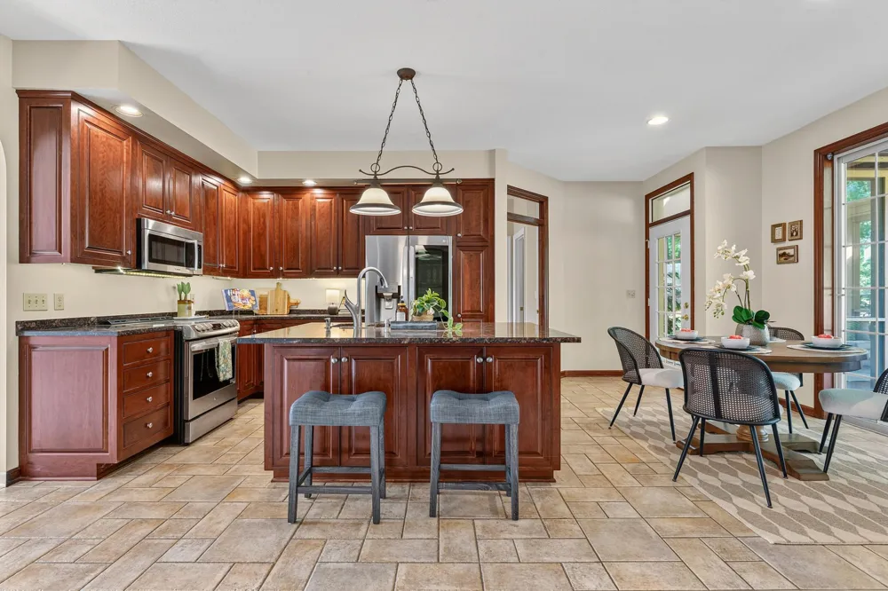 1932 Baihly Estates Lane SW Rochester, MN 55902
