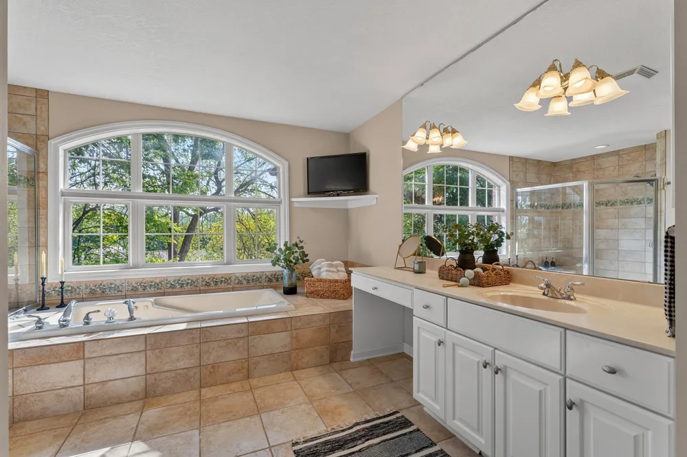 1932 Baihly Estates Lane SW Rochester, MN 55902