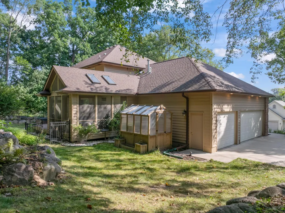 1932 Baihly Estates Lane SW Rochester, MN 55902