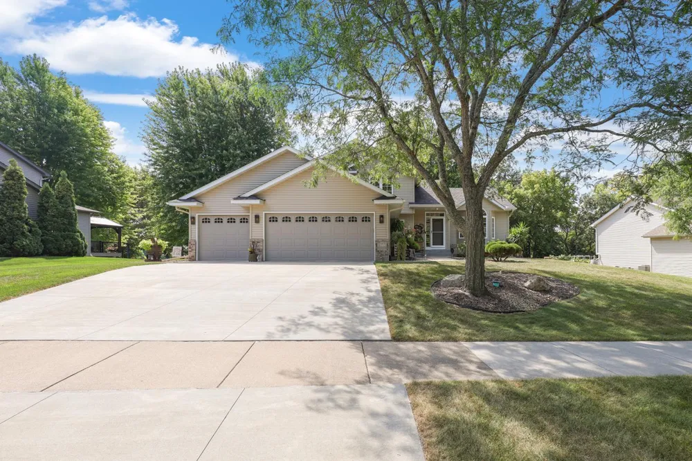 16715 Blind Lake Trail SE Prior Lake, MN 55372