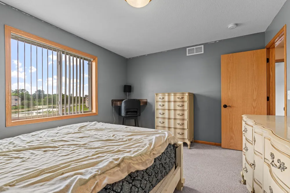 9243 Goodrich Drive Monticello, MN 55362