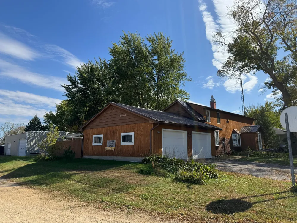 209 S Teal Street Janesville, MN 56048
