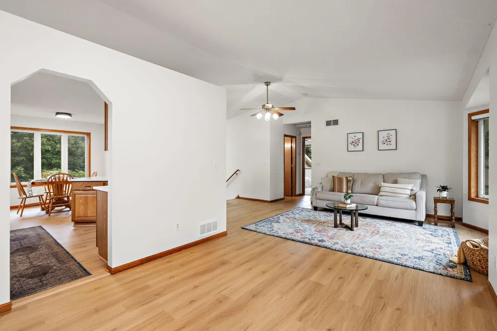6284 Corwin Court Inver Grove Heights, MN 55076