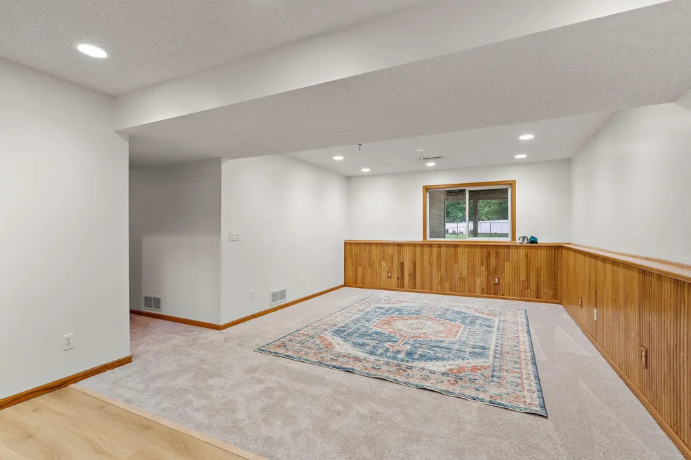 6284 Corwin Court Inver Grove Heights, MN 55076