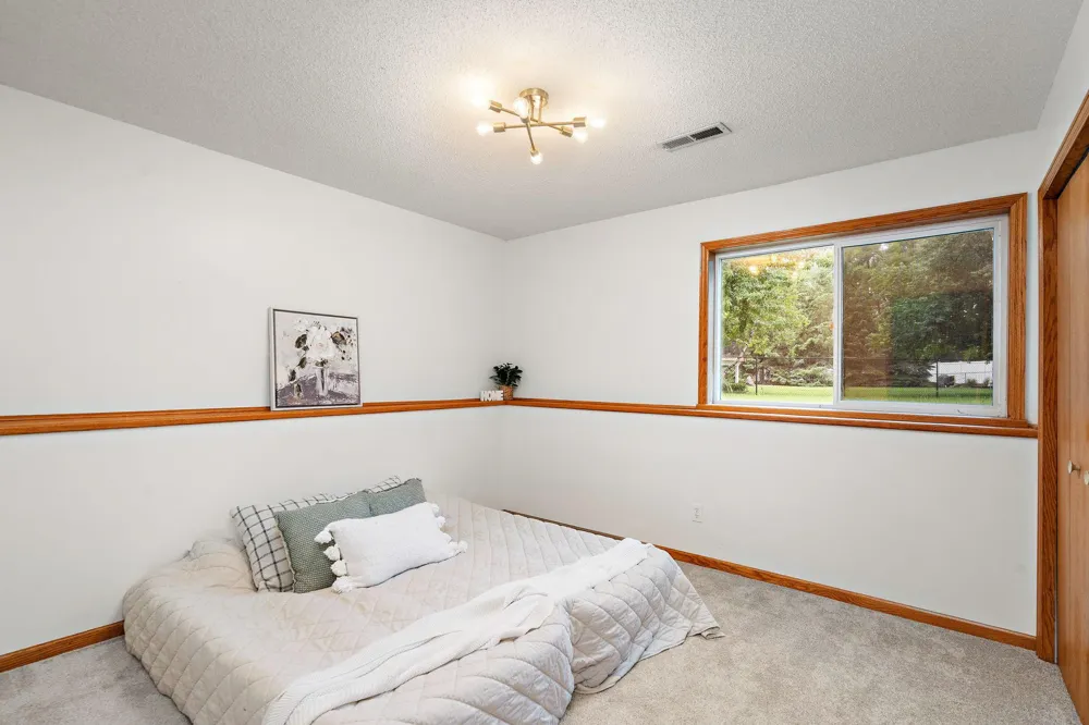 6284 Corwin Court Inver Grove Heights, MN 55076