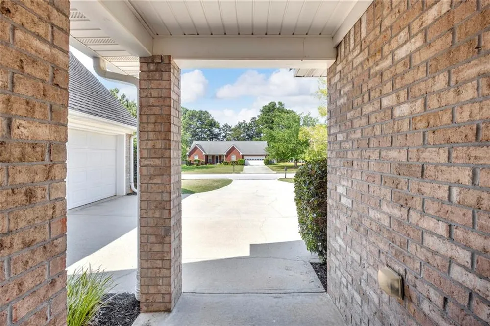 2920 Meadow Gate Way Loganville, GA 30052