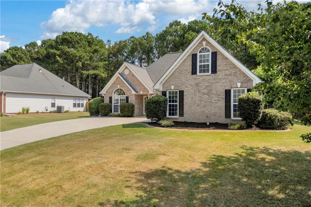 2920 Meadow Gate Way Loganville, GA 30052