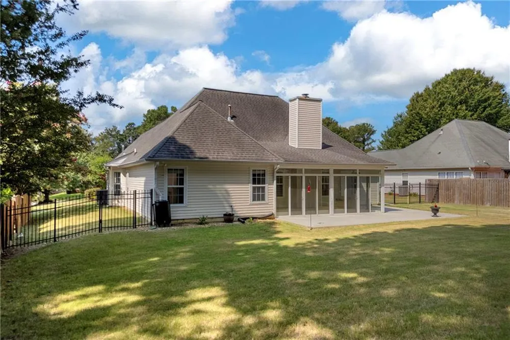 2920 Meadow Gate Way Loganville, GA 30052