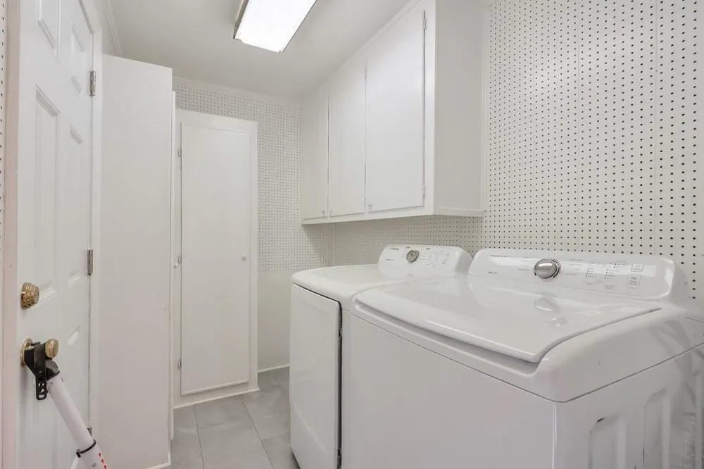 1055 Tuxedo Drive Roswell, GA 30075