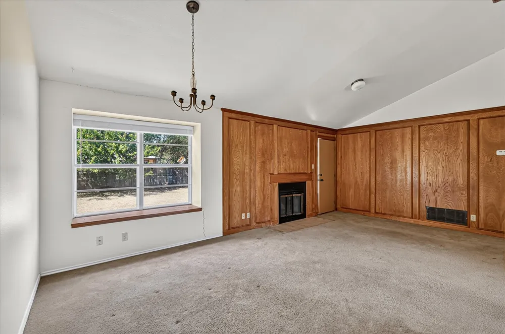 203 Myrtle Avenue Waxahachie, TX 75165