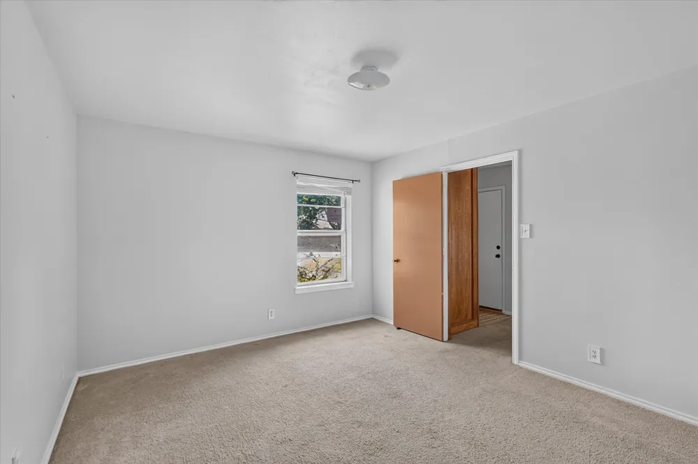 203 Myrtle Avenue Waxahachie, TX 75165