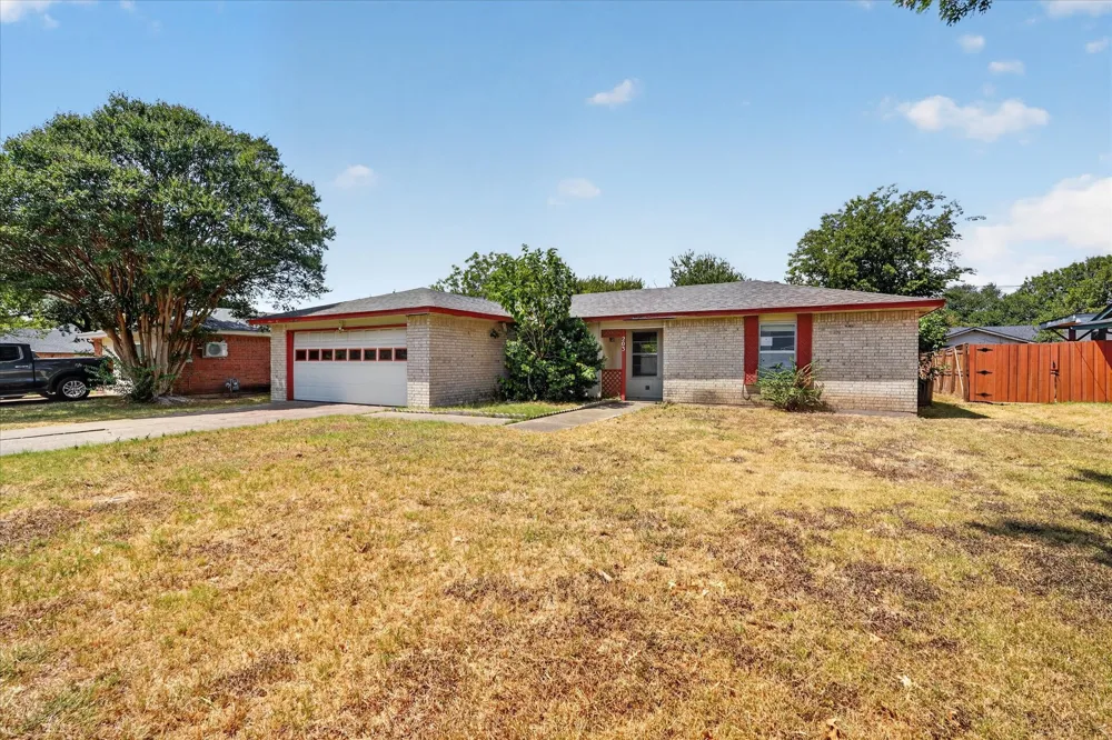 203 Myrtle Avenue Waxahachie, TX 75165