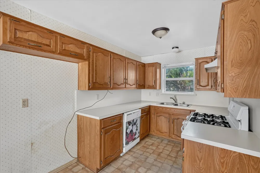 203 Myrtle Avenue Waxahachie, TX 75165