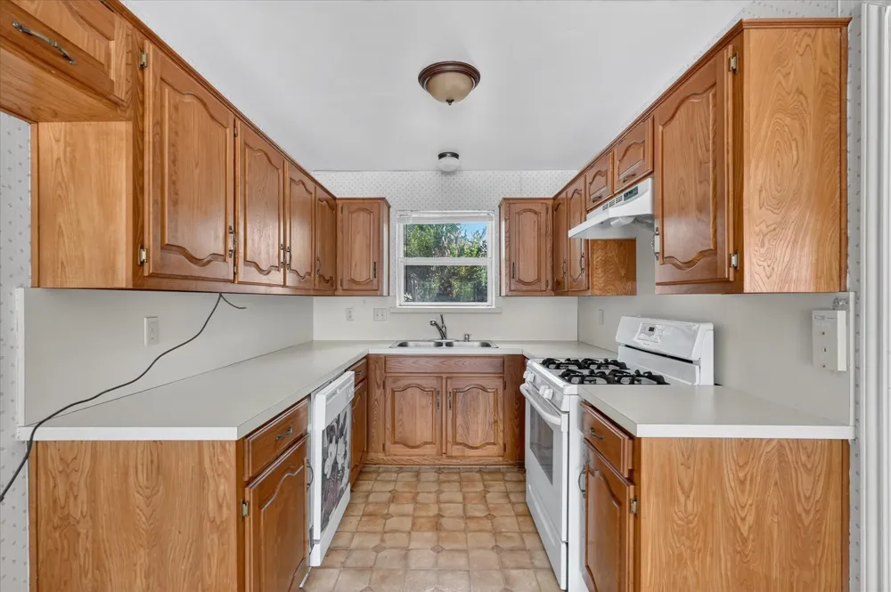 203 Myrtle Avenue Waxahachie, TX 75165