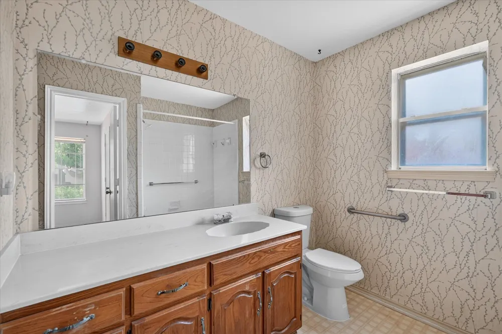 203 Myrtle Avenue Waxahachie, TX 75165