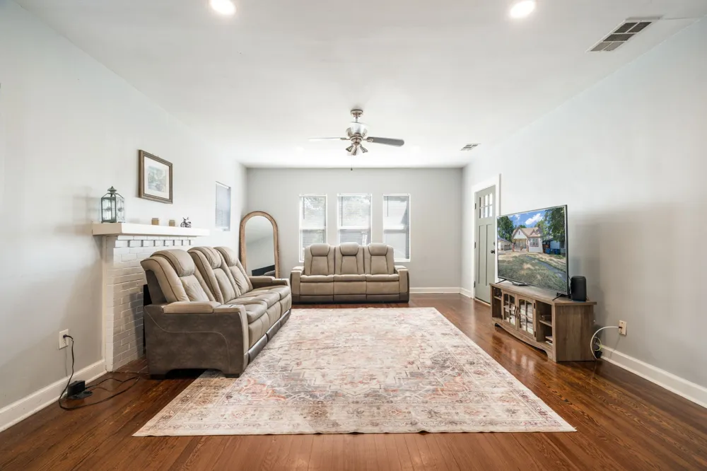 719 Barnett Avenue Dallas, TX 75211