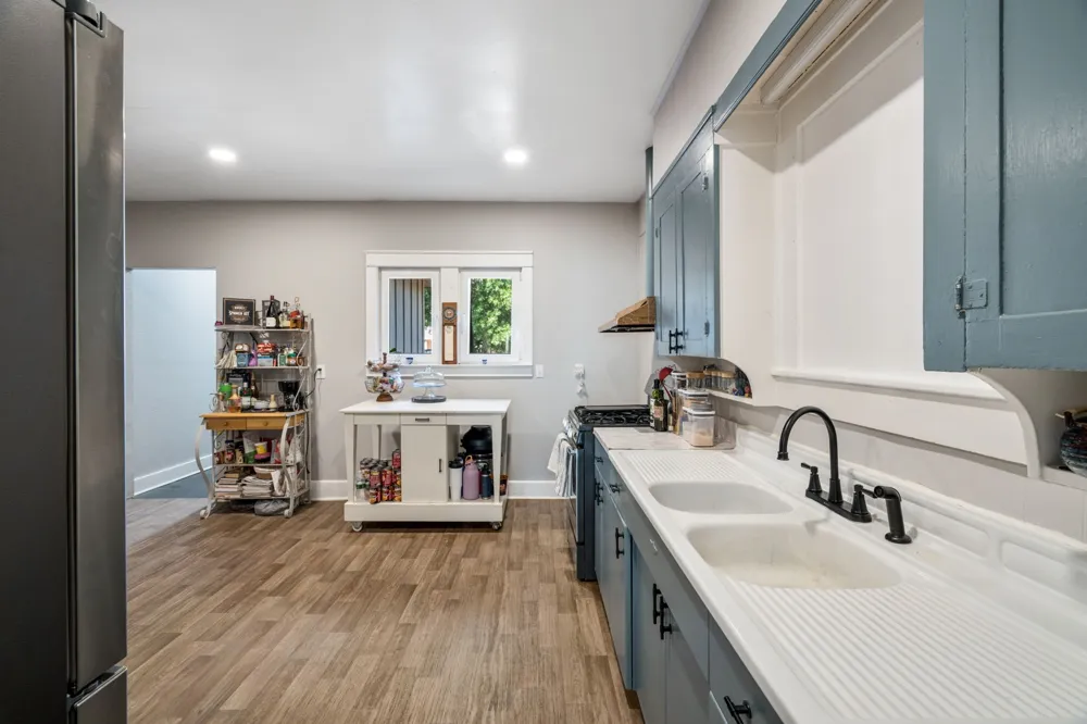 719 Barnett Avenue Dallas, TX 75211