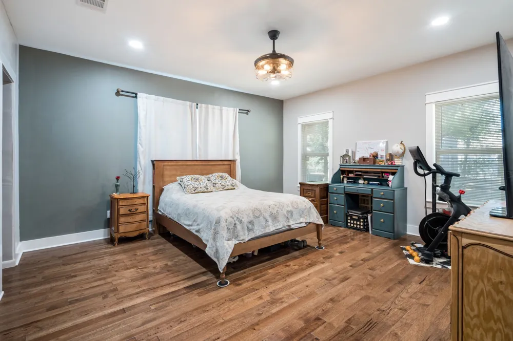 719 Barnett Avenue Dallas, TX 75211