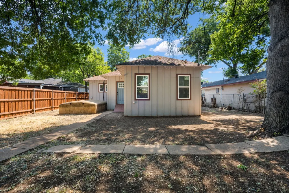 719 Barnett Avenue Dallas, TX 75211