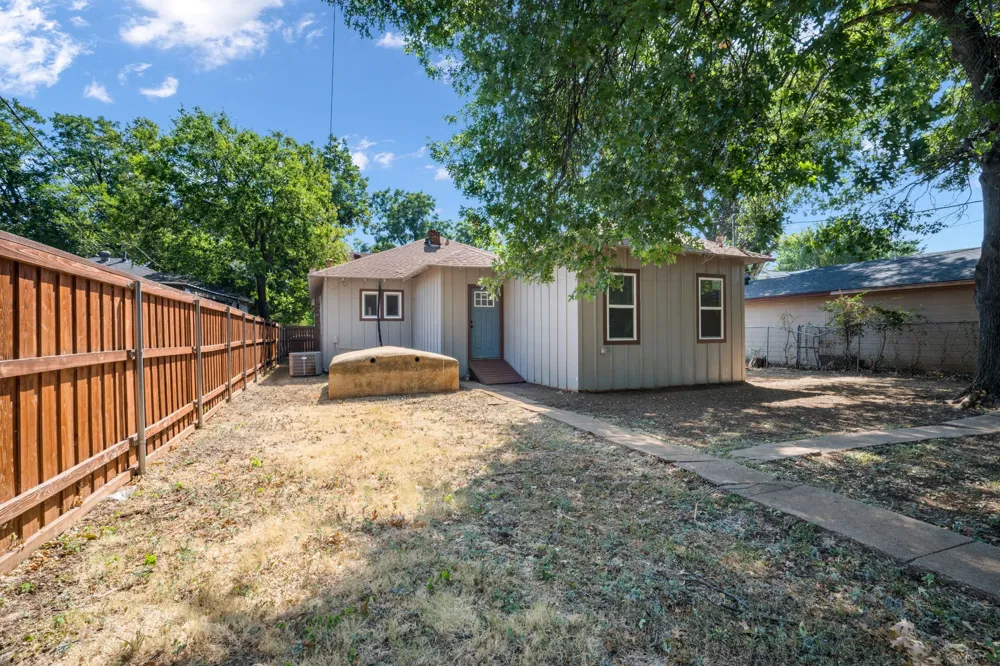 719 Barnett Avenue Dallas, TX 75211
