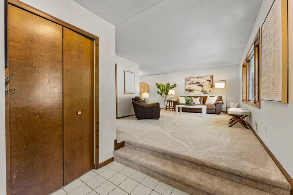 7181 Steepleview Road Woodbury, MN 55125