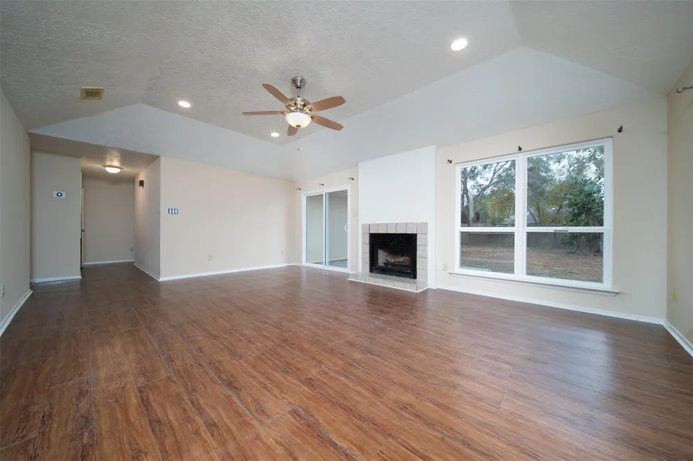 2411 Gunston Ct Sugar Land, TX 77478