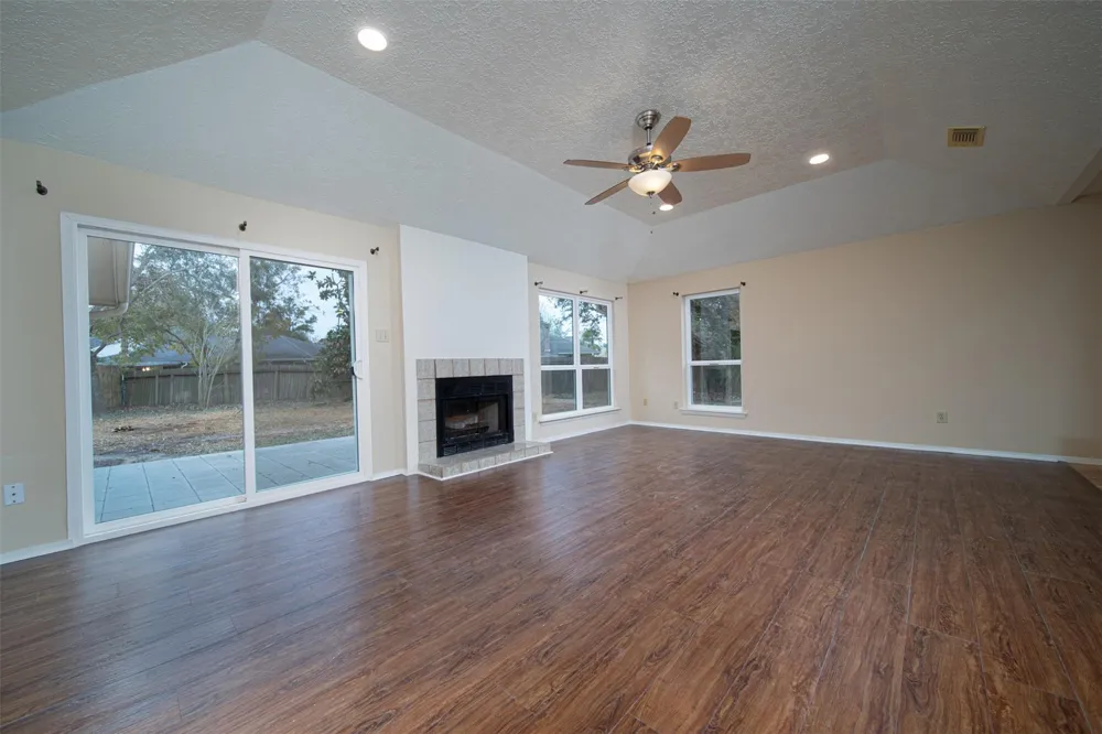 2411 Gunston Ct Sugar Land, TX 77478