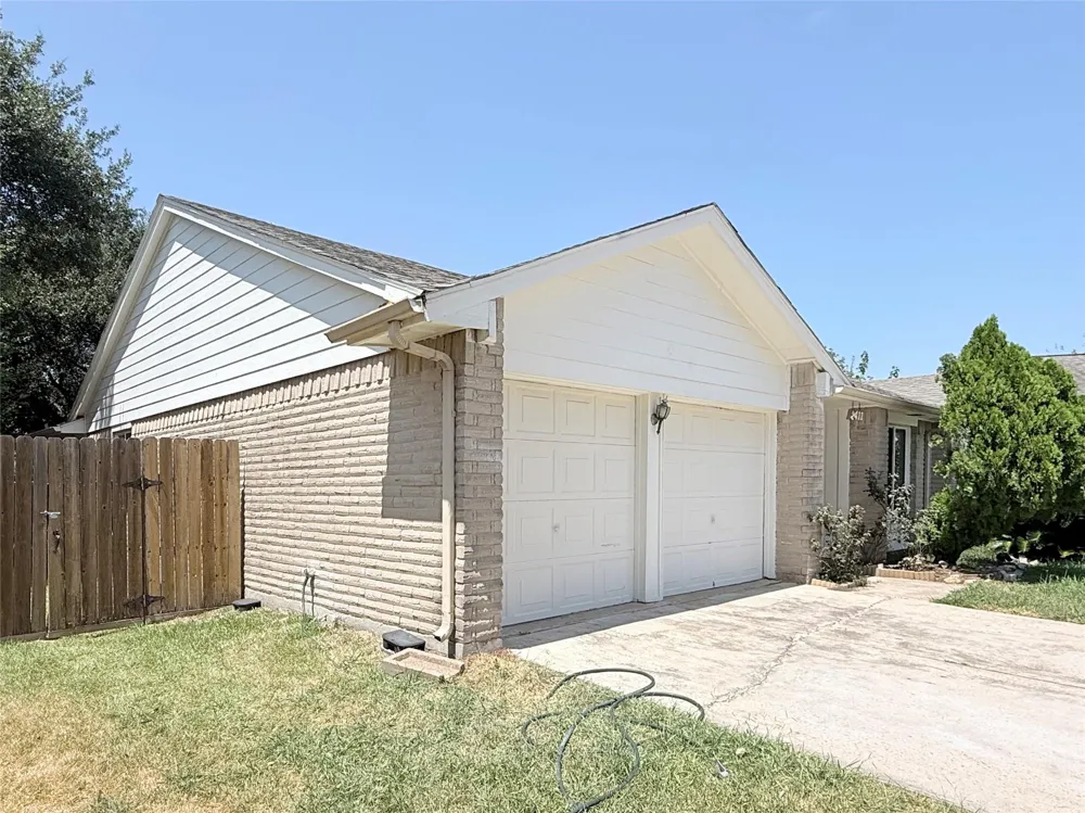 2411 Gunston Ct Sugar Land, TX 77478