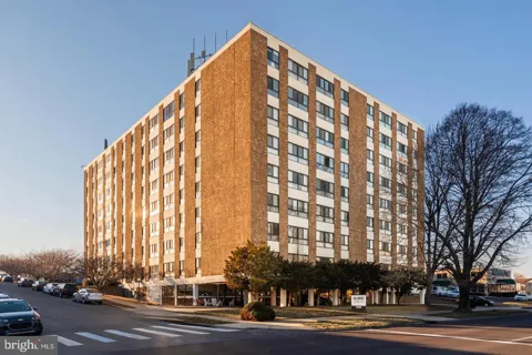7600 E ROOSEVELT BOULEVARD #903