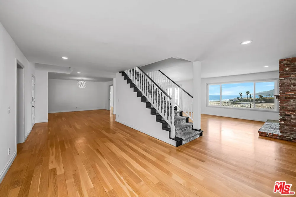 6457 Surfside Way Malibu, CA 90265