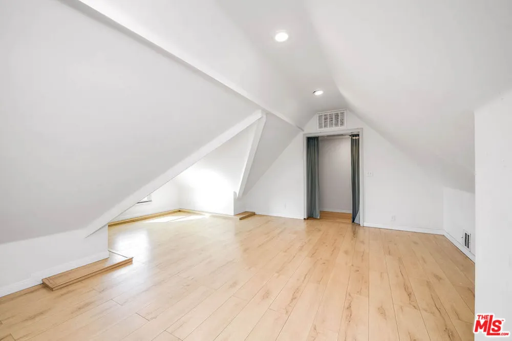6457 Surfside Way Malibu, CA 90265