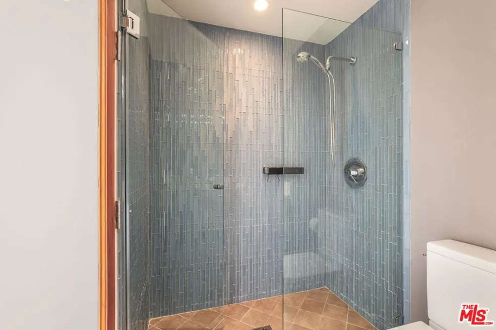 115 Ocean Front Walk Venice, CA 90291