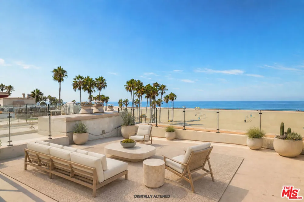 115 Ocean Front Walk Venice, CA 90291