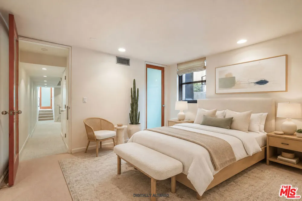 115 Ocean Front Walk Venice, CA 90291
