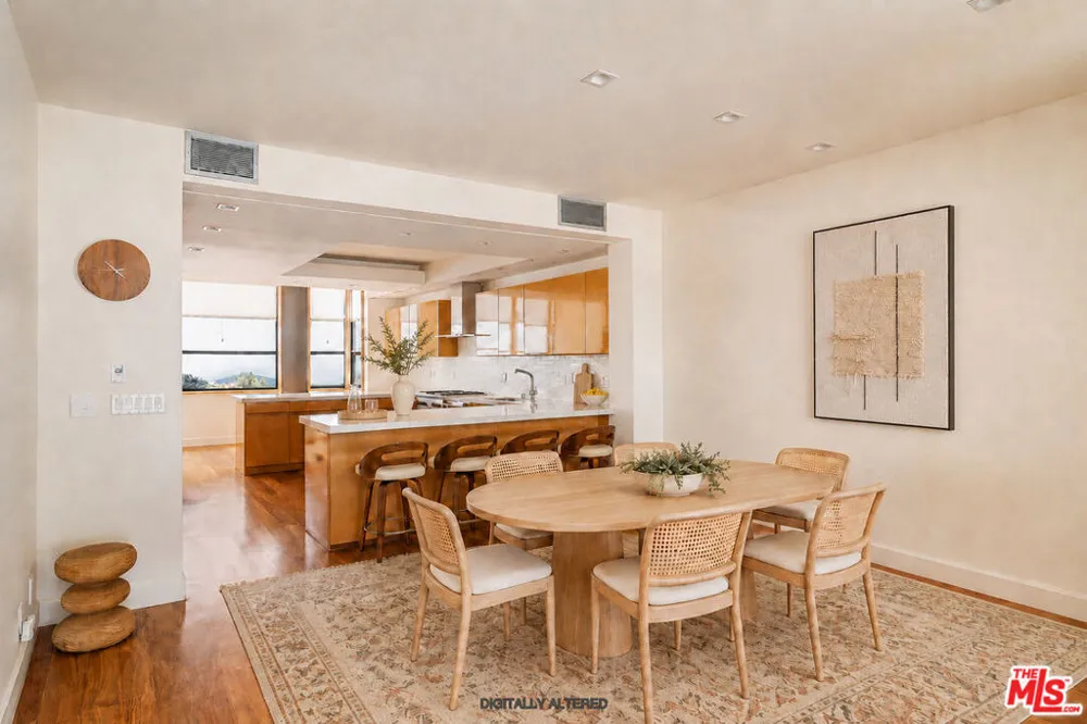 115 Ocean Front Walk Venice, CA 90291