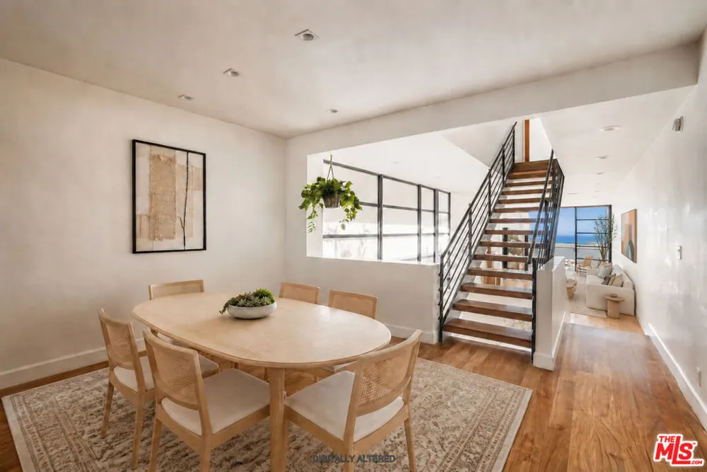 115 Ocean Front Walk Venice, CA 90291