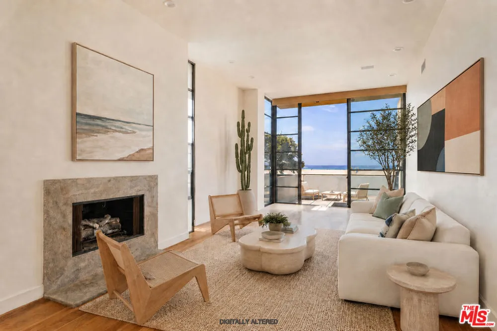 115 Ocean Front Walk Venice, CA 90291