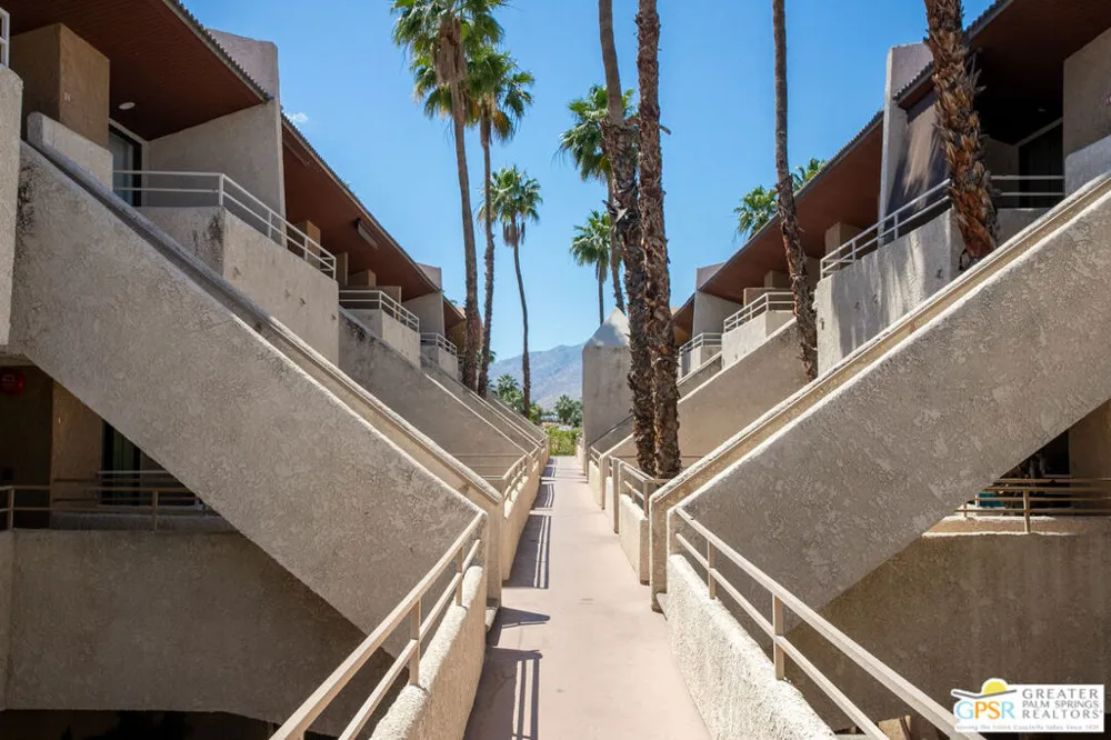 470 S Calle Encilia #B13 Palm Springs, CA 92262