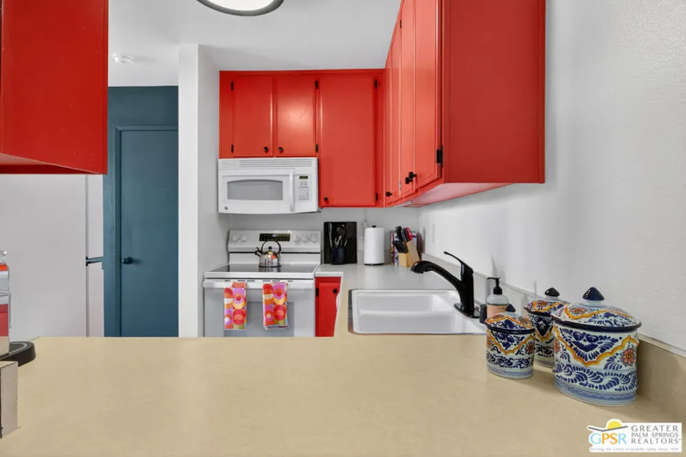 470 S Calle Encilia #B13 Palm Springs, CA 92262
