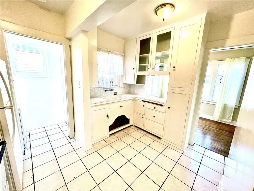 180 W 9th Street Claremont, CA 91711