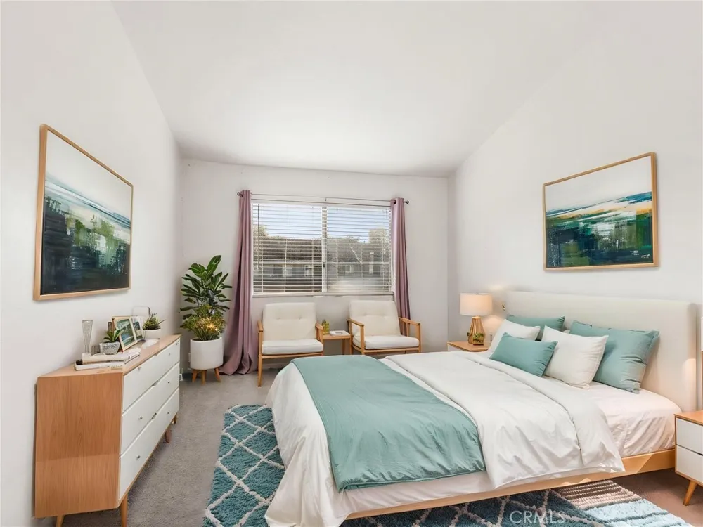194 Greenmoor Irvine, CA 92614
