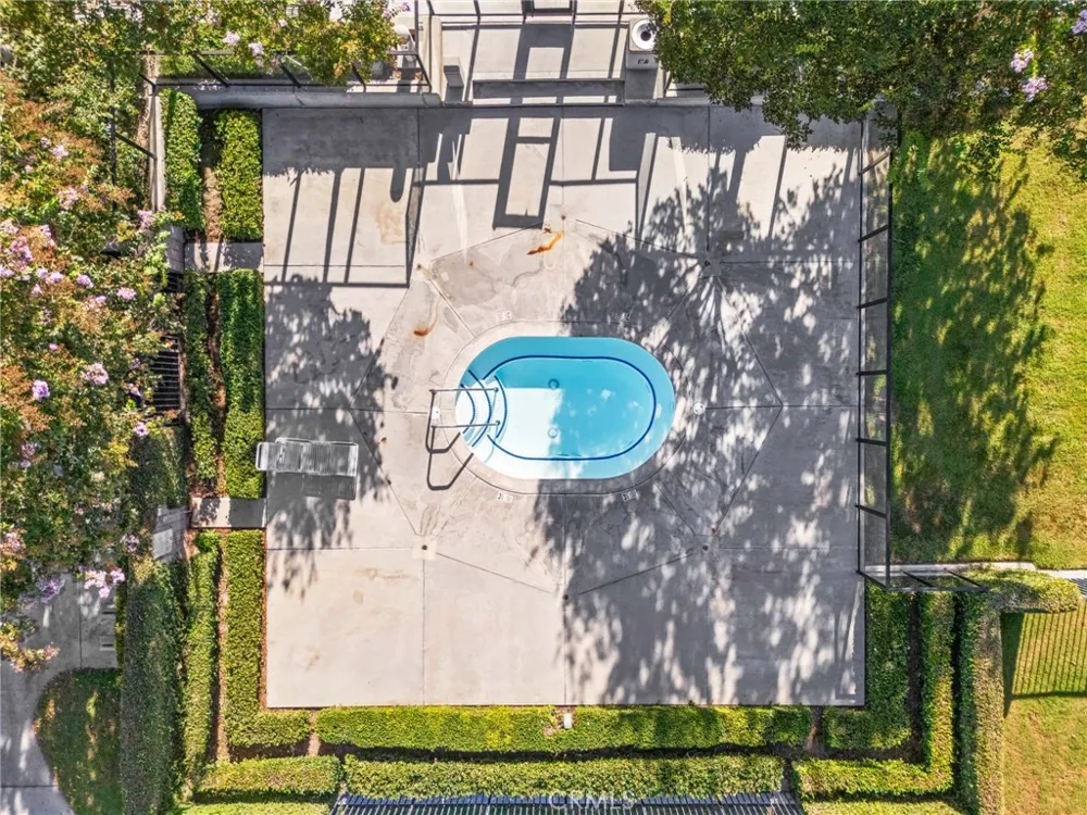 194 Greenmoor Irvine, CA 92614