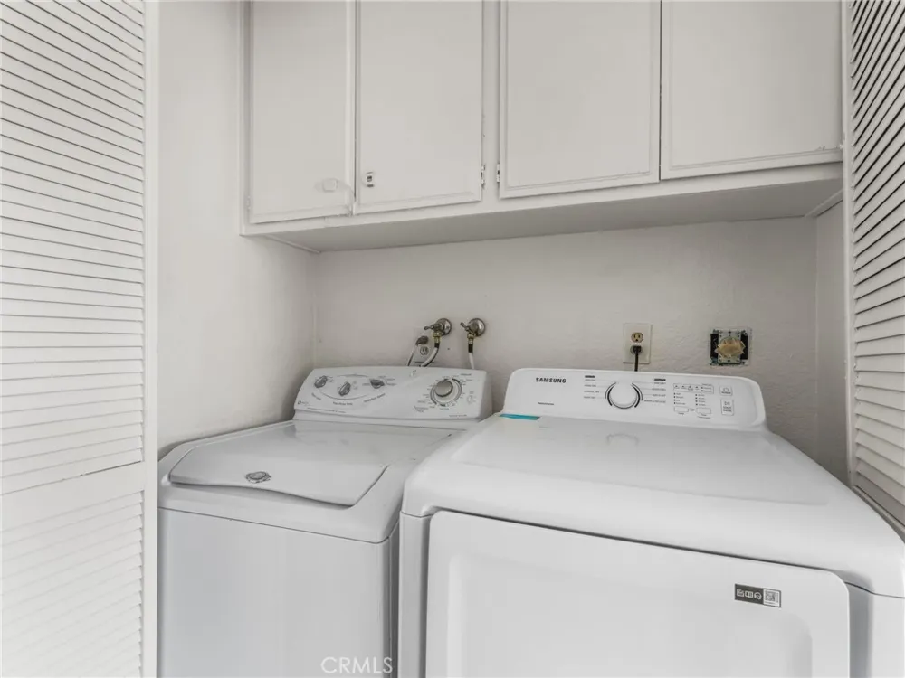 194 Greenmoor Irvine, CA 92614
