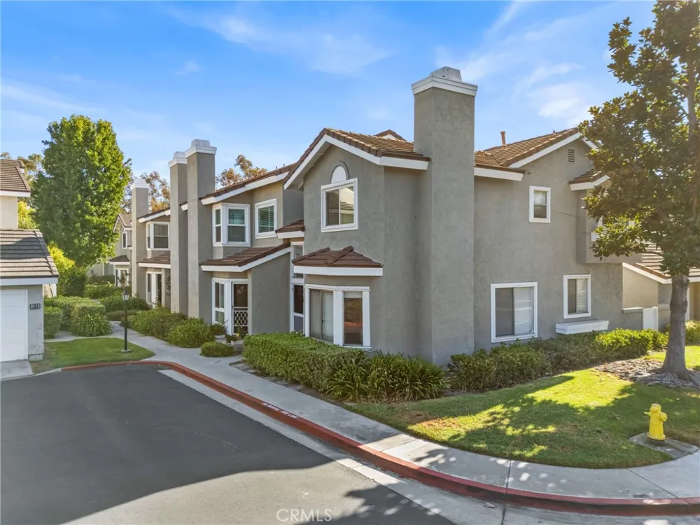 194 Greenmoor Irvine, CA 92614